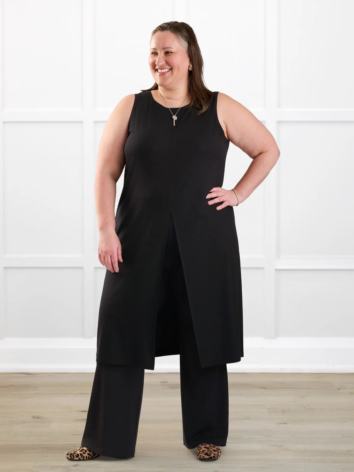 Alaya front-slit sleeveless long tunic