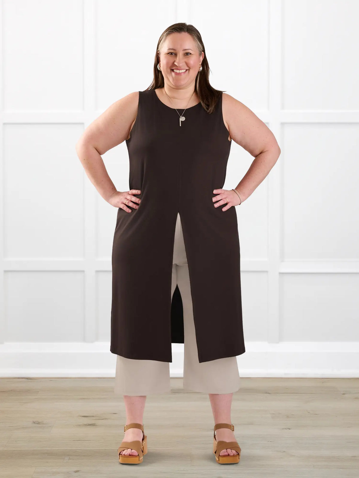 Alaya front-slit sleeveless long tunic