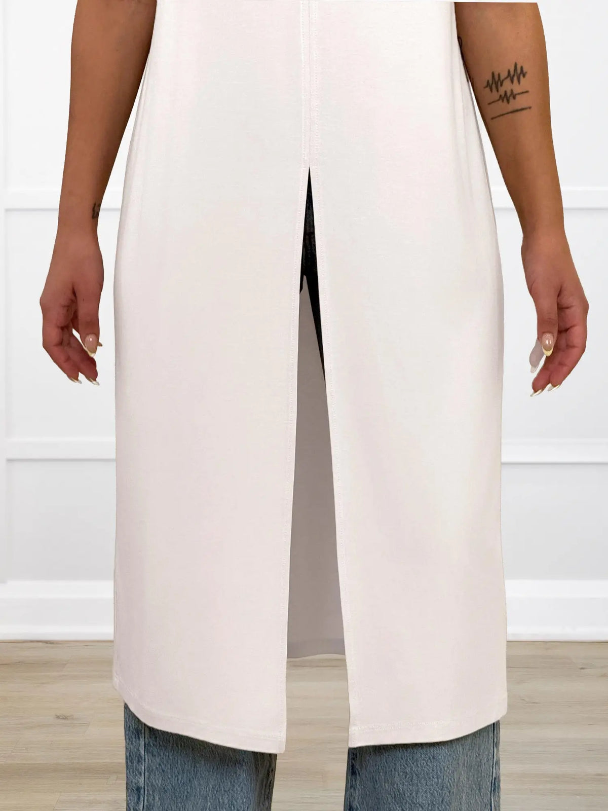 Alaya front-slit sleeveless long tunic