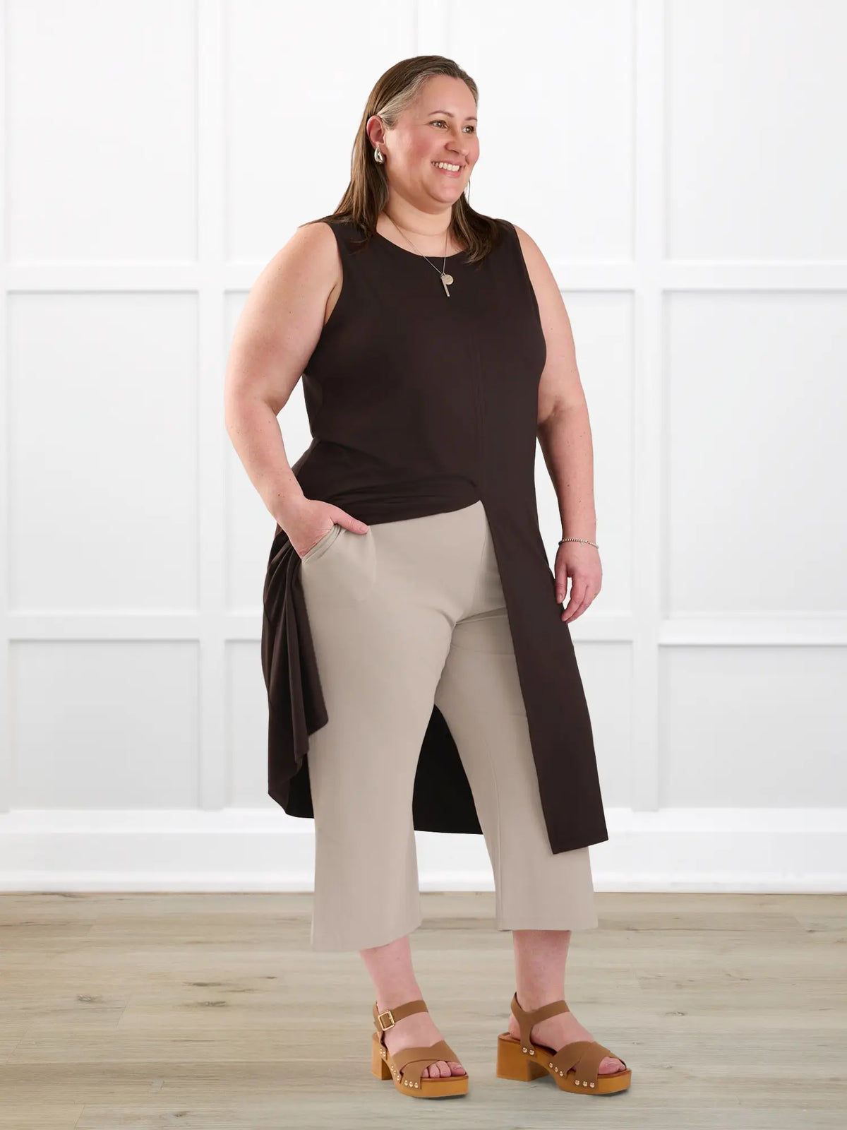 Alaya front-slit sleeveless long tunic