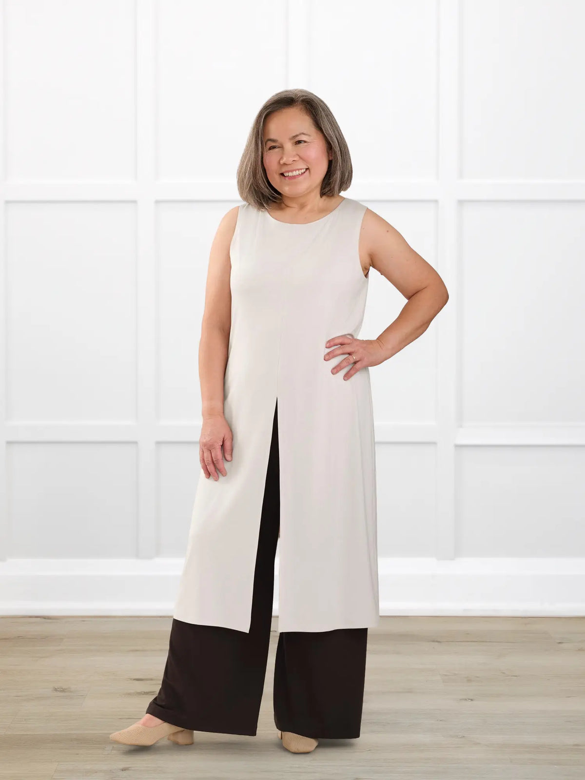 Alaya front-slit sleeveless long tunic