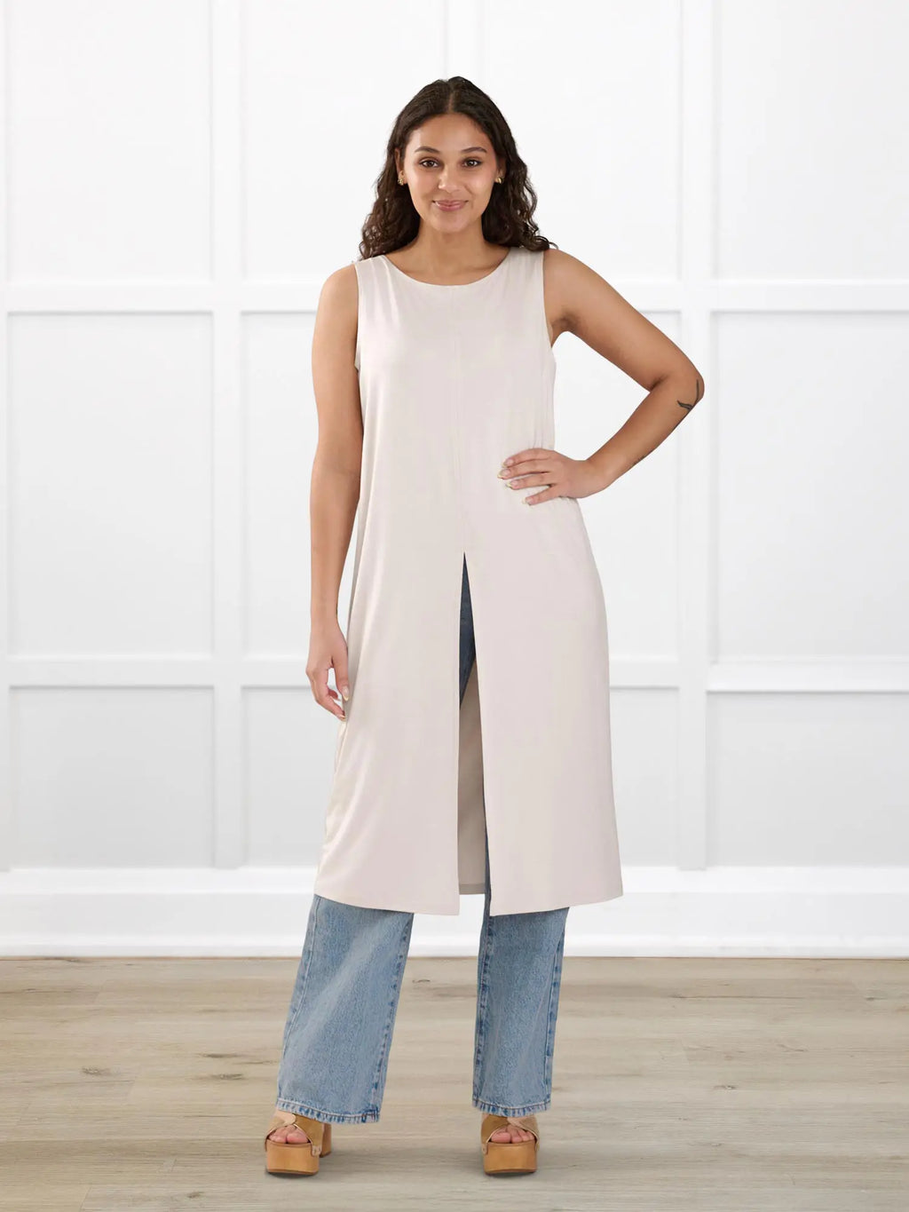 Alaya front-slit sleeveless long tunic