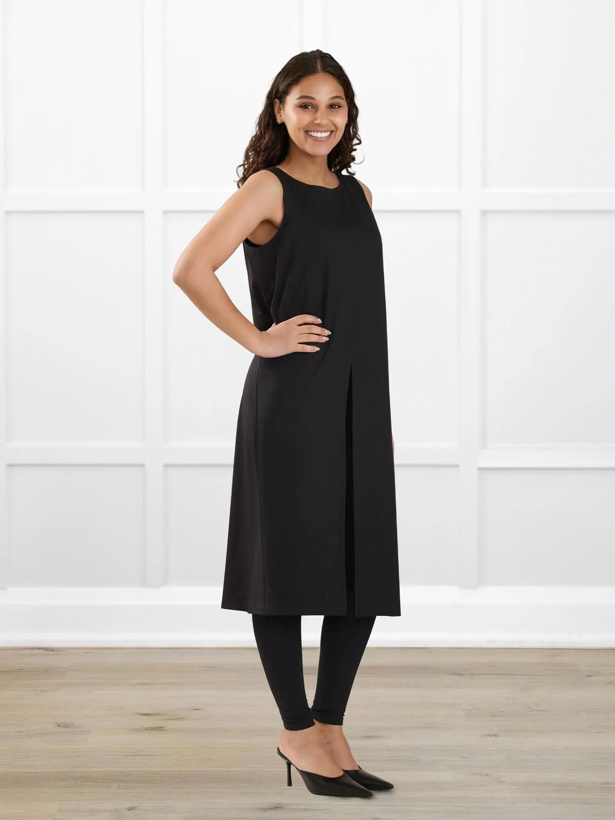 Alaya front-slit sleeveless long tunic