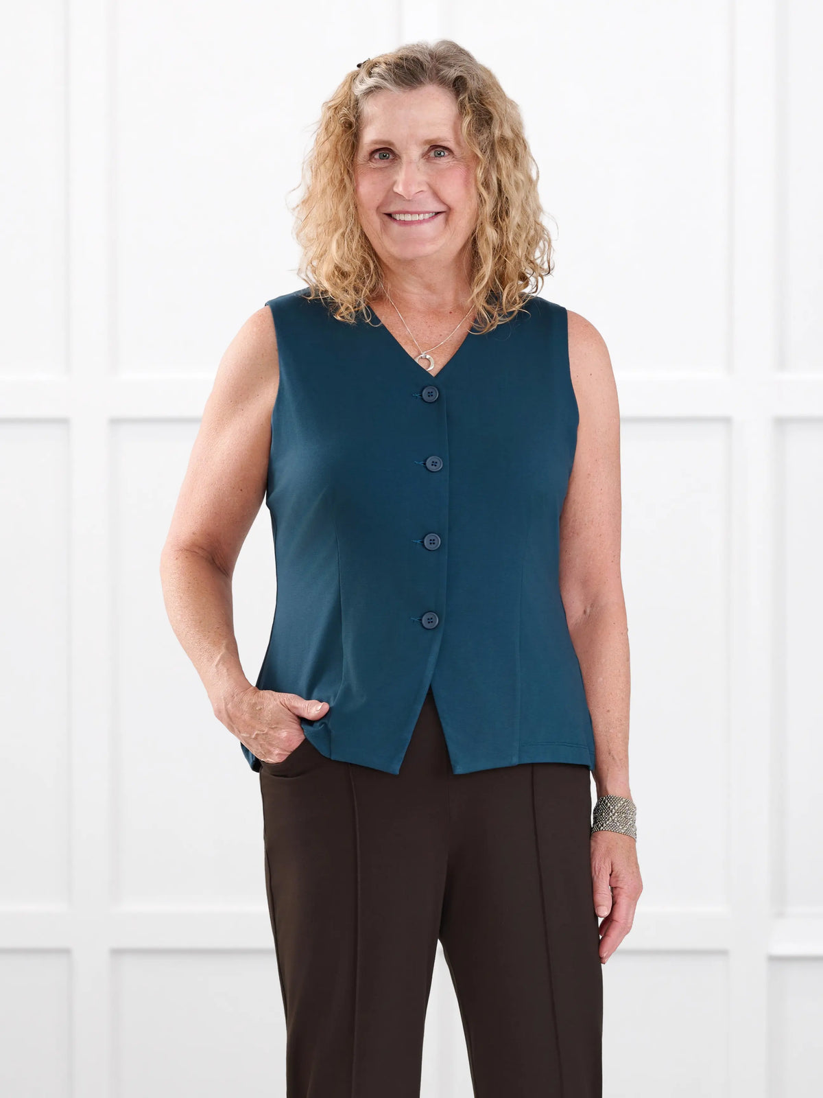 Alba tailored stretchy vest