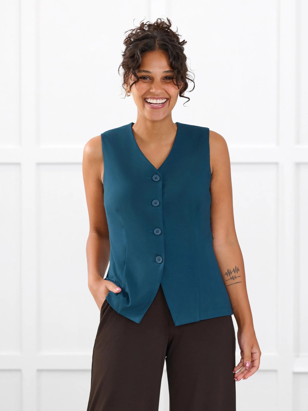 Alba tailored stretchy vest