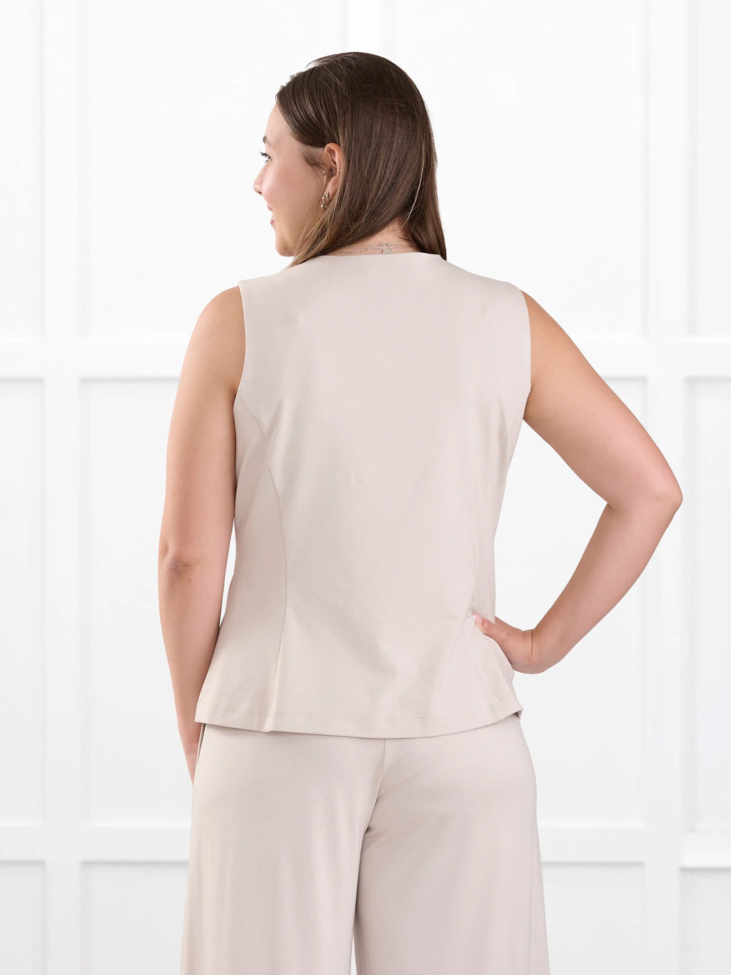 Alba tailored stretchy vest