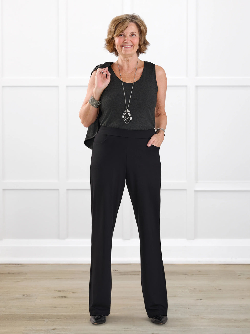 Avalynn mid-rise straight leg pant