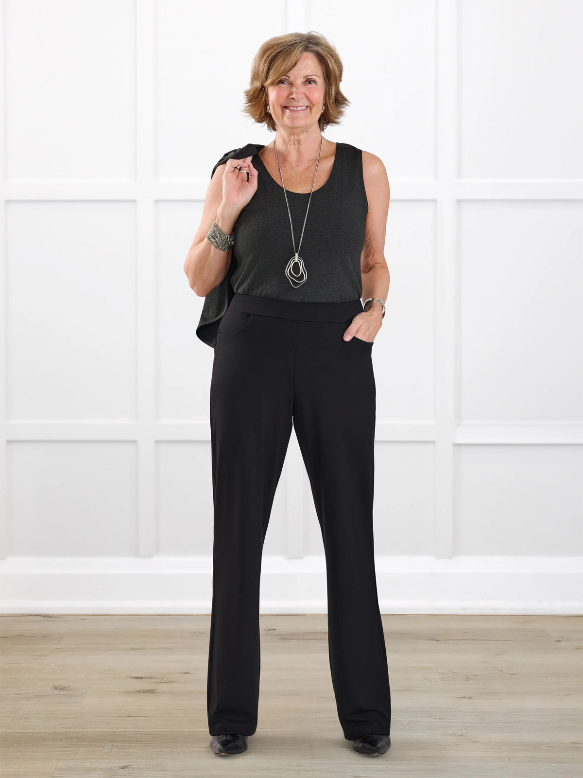 Avalynn mid-rise straight leg pant
