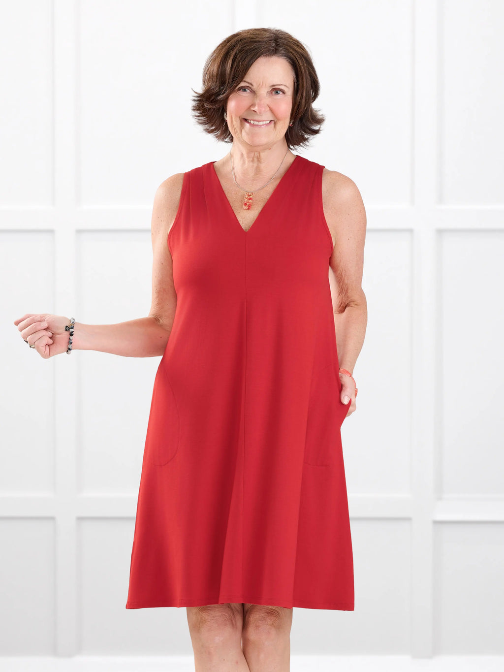 Bevlyn sleeveless v-neck pocket dress