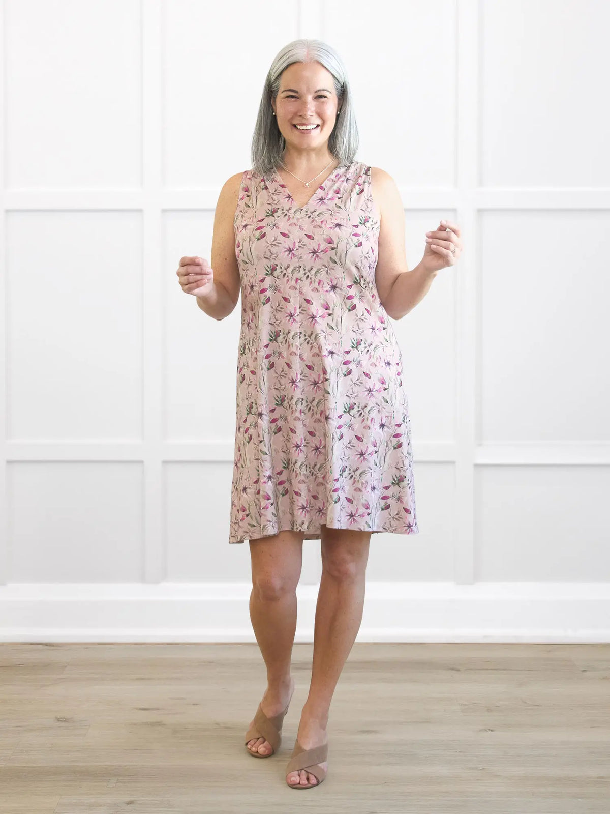 Bevlyn sleeveless v-neck pocket dress