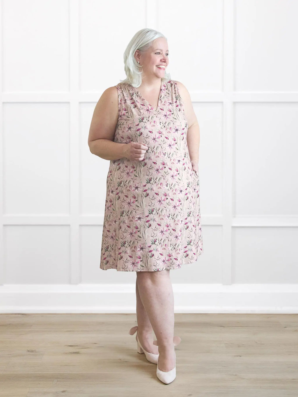 Bevlyn sleeveless v-neck pocket dress