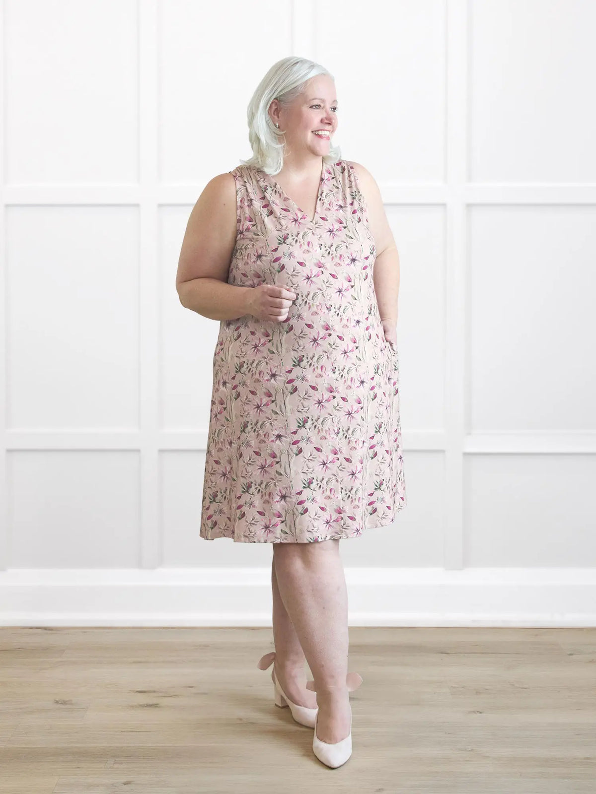 Bevlyn sleeveless v-neck pocket dress