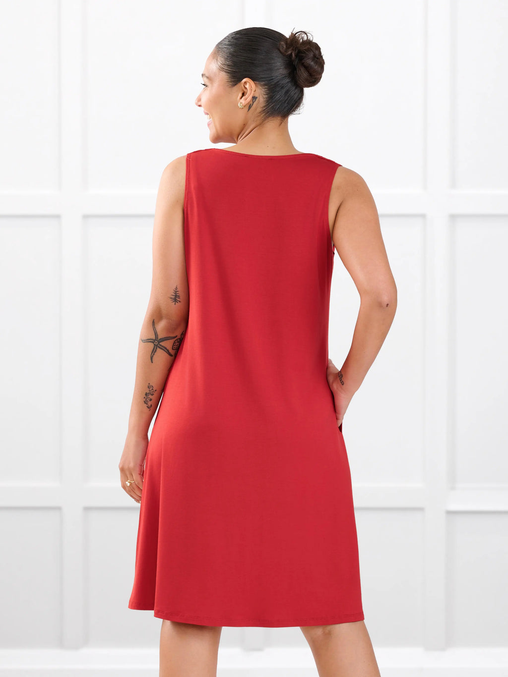 Bevlyn sleeveless v-neck pocket dress