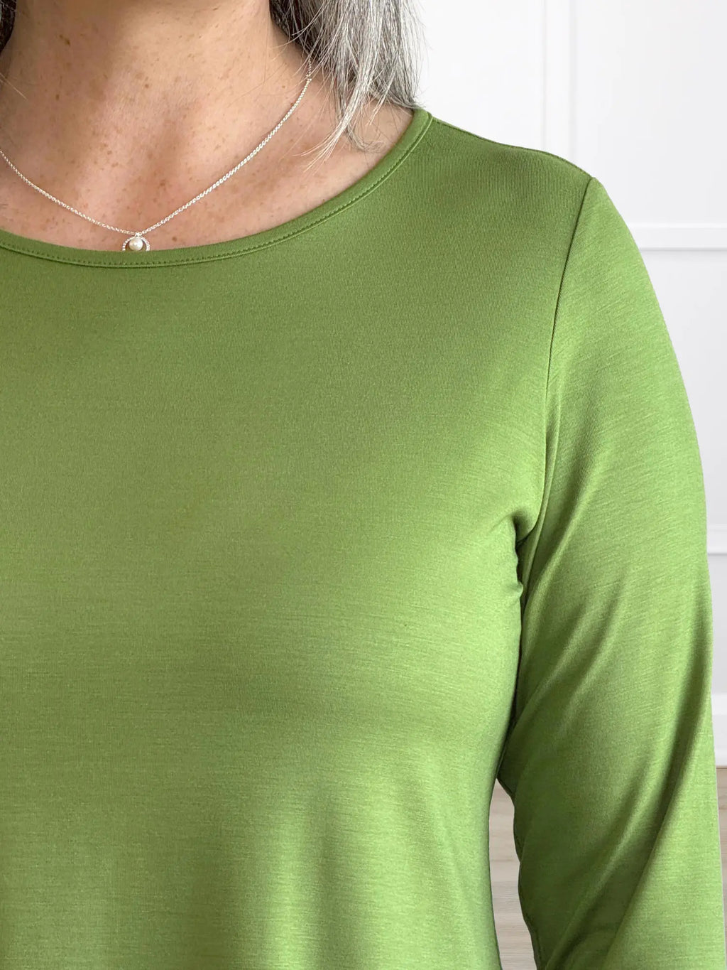 Chris 3/4 sleeve scoop neck top