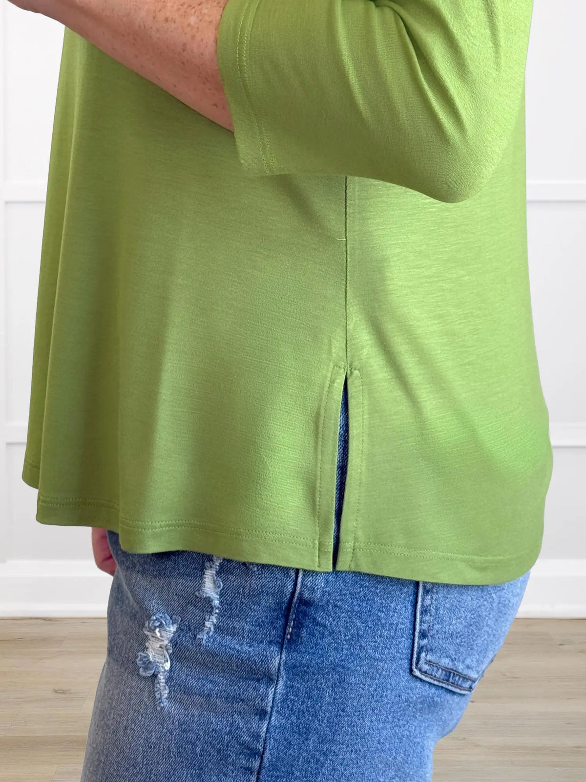 Chris 3/4 sleeve scoop neck top